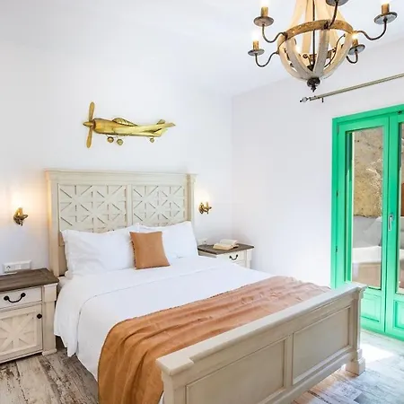 La Scala Luxury μikis Theodorakis With Jacuzzi Villa *