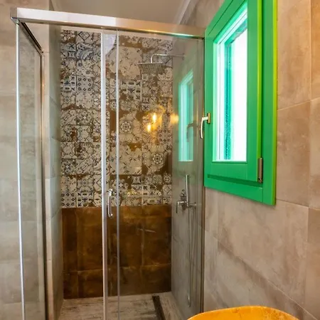 Villa La Scala Luxury μikis Theodorakis With Jacuzzi *